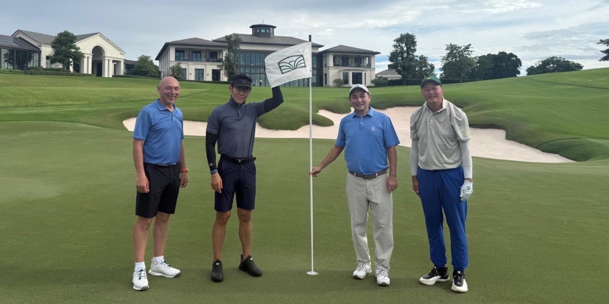 HM King Jigme of Bhutan Visits Sarath's Stonehill Golf Course