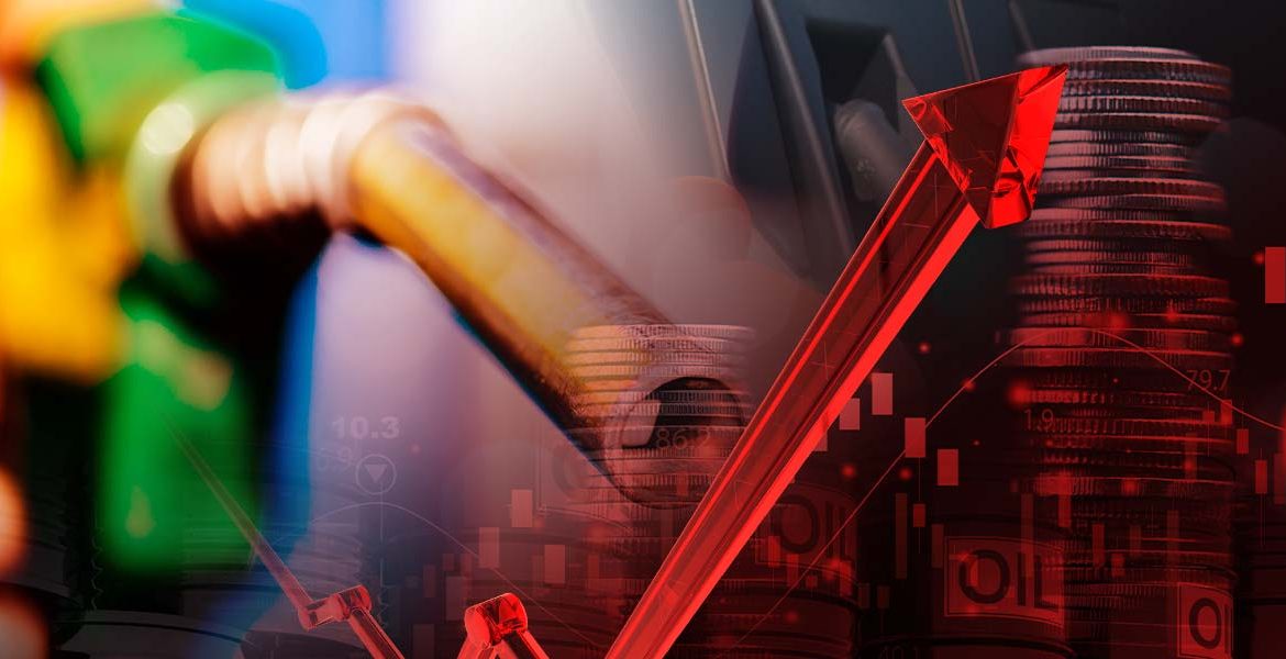 Oil Rises as US-Iran Escalation Keeps Gulf Supply Risks in Focus